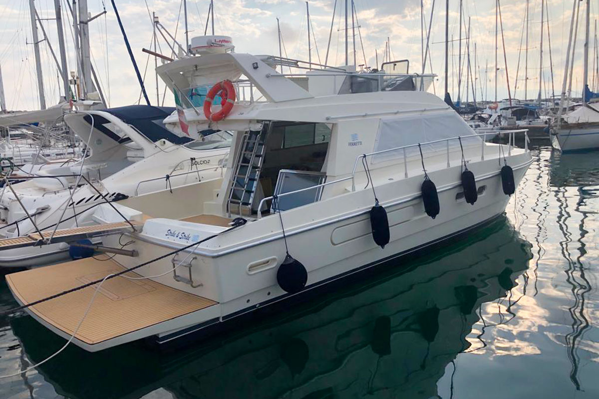 Ferretti 39