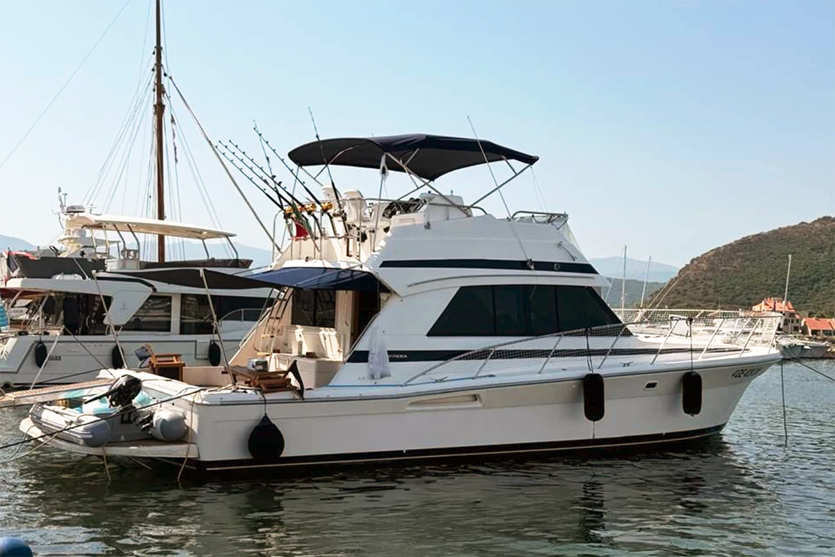Riviera 43