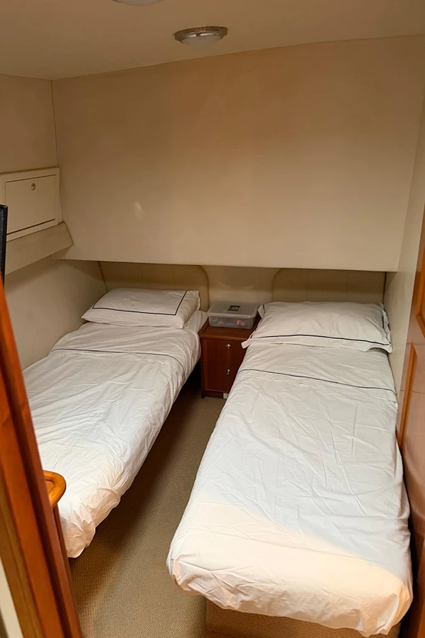 Riviera 43