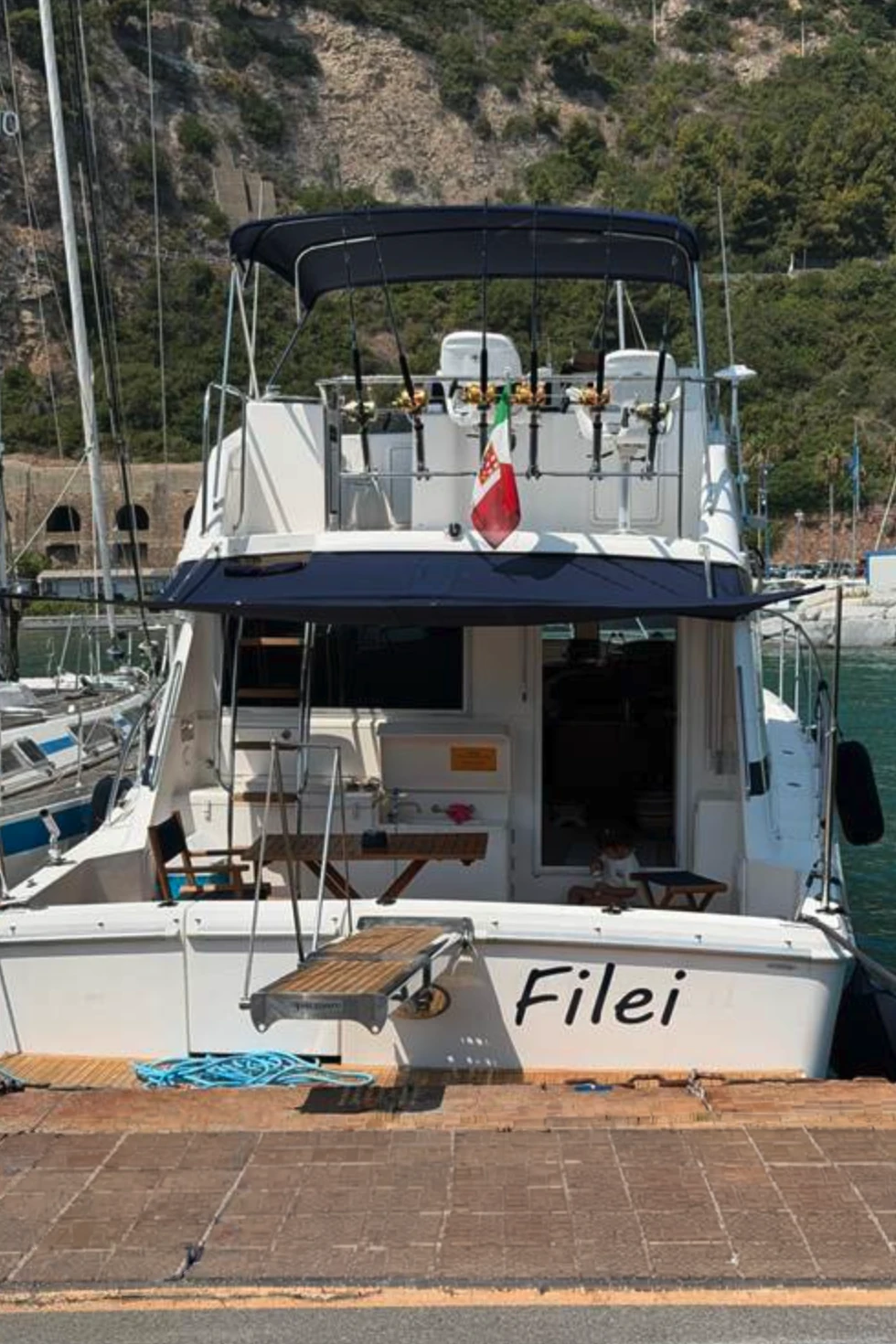 Riviera 43
